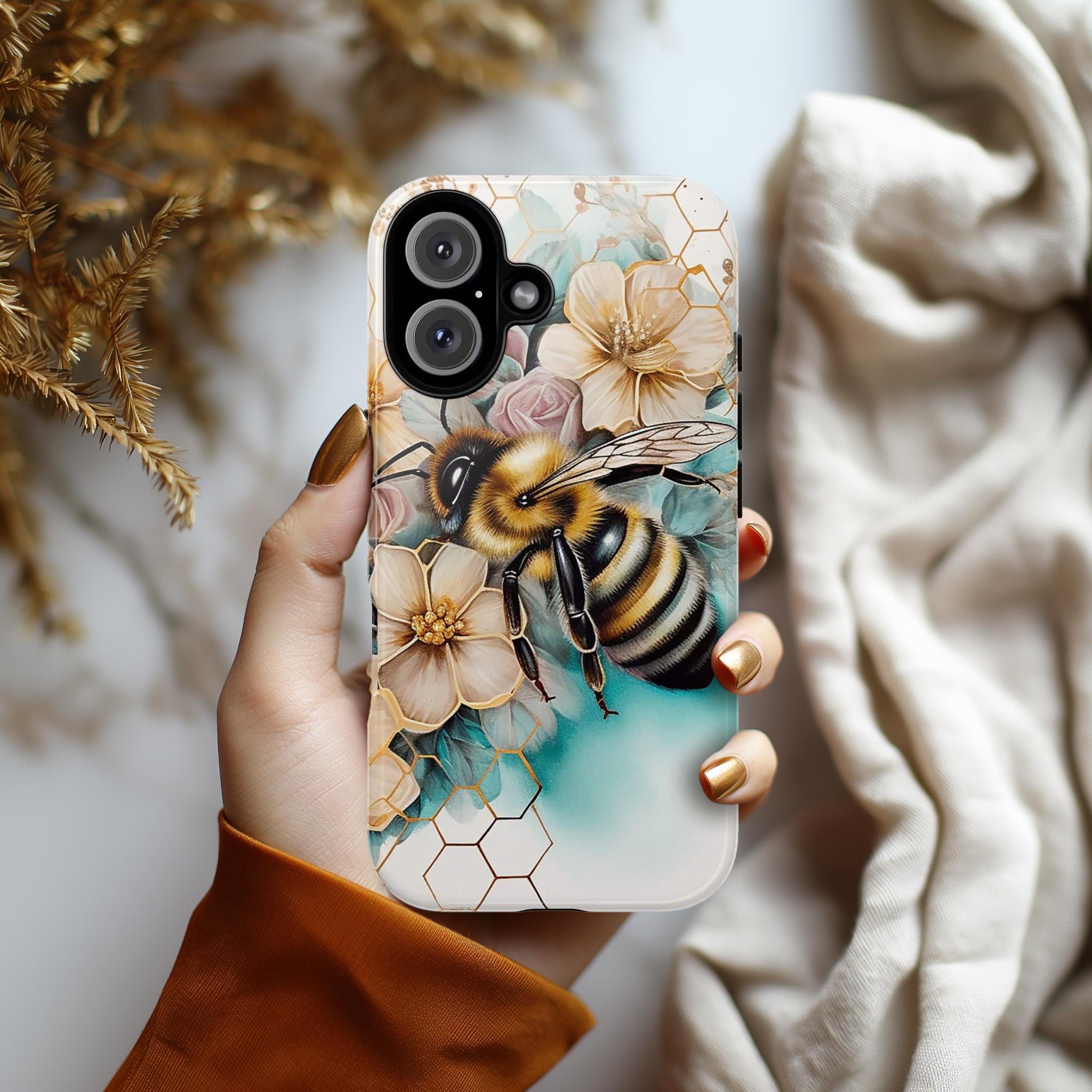 Bumble Bee Lover Phone Case, Honeycomb Bees Phone Cover, Honey Bee Case for iPhone 16 15 14 13 Magsafe Pro Max Plus/Samsung S25, 102.3