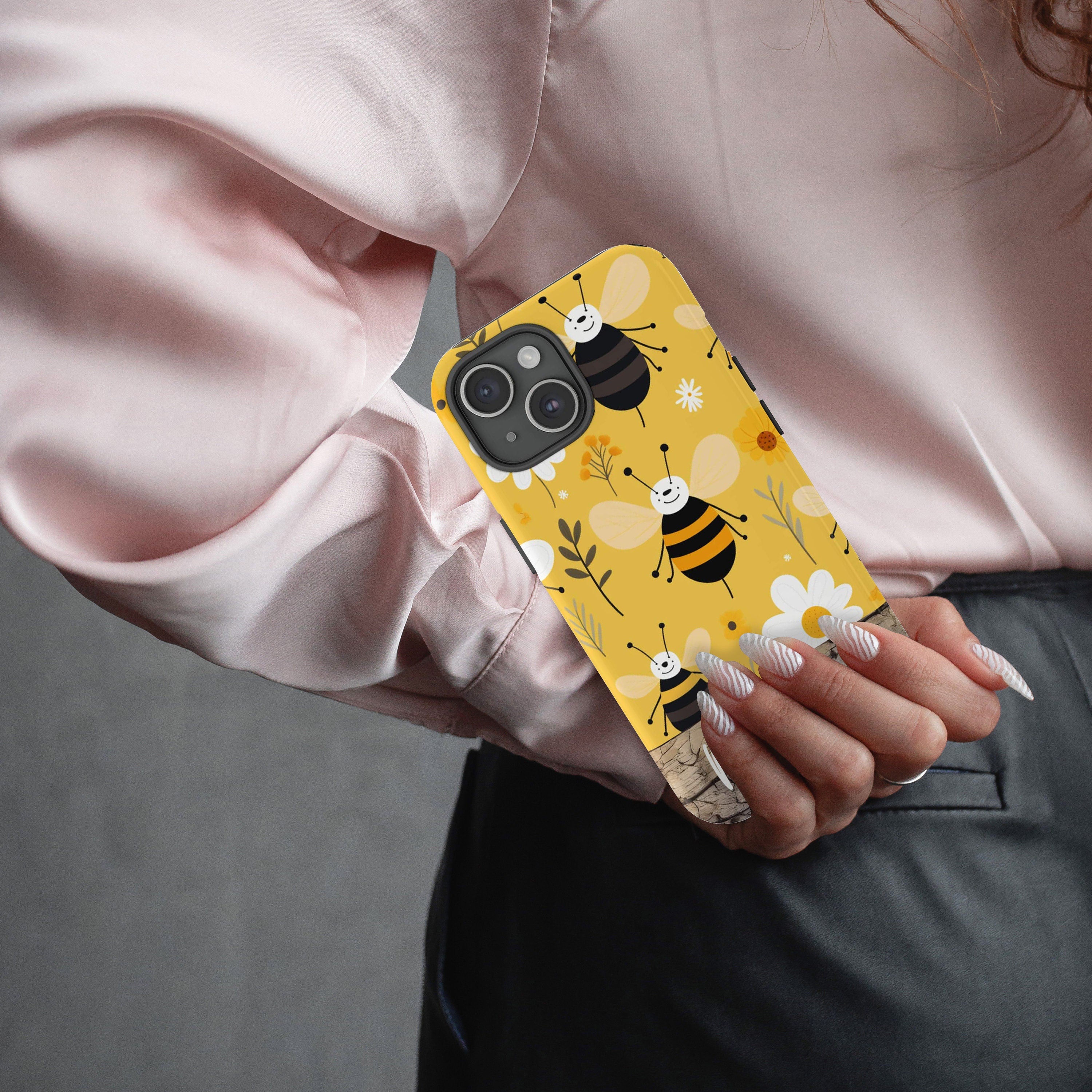 Personalized Honeycomb Bee Phone Case, Floral Bees Phone Case, Aesthetic Phone Case for iPhone 15 14 13 12 11 Pro Max Plus/Samsung Galaxy