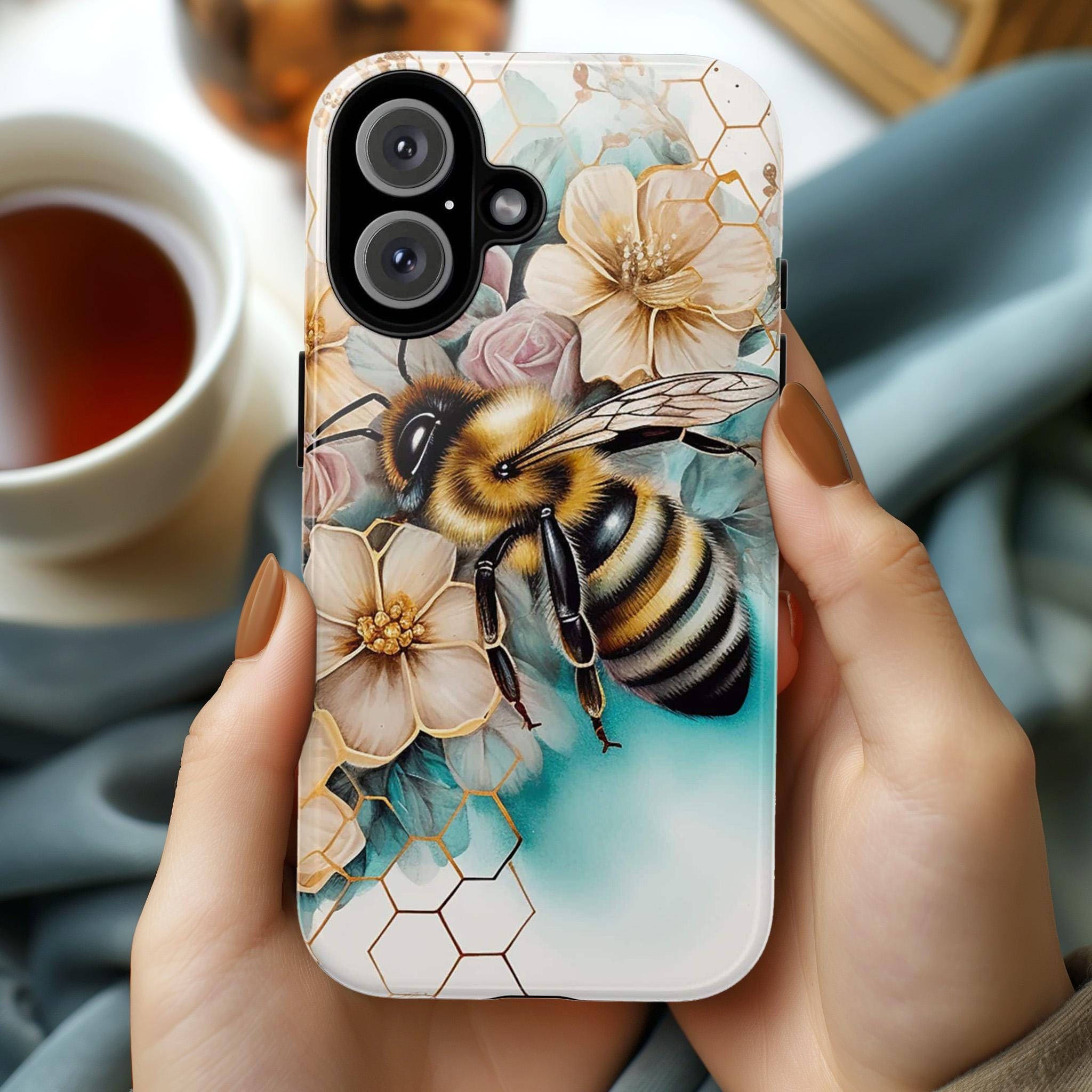 Bumble Bee Lover Phone Case, Honeycomb Bees Phone Cover, Honey Bee Case for iPhone 16 15 14 13 Magsafe Pro Max Plus/Samsung S25, 102.3