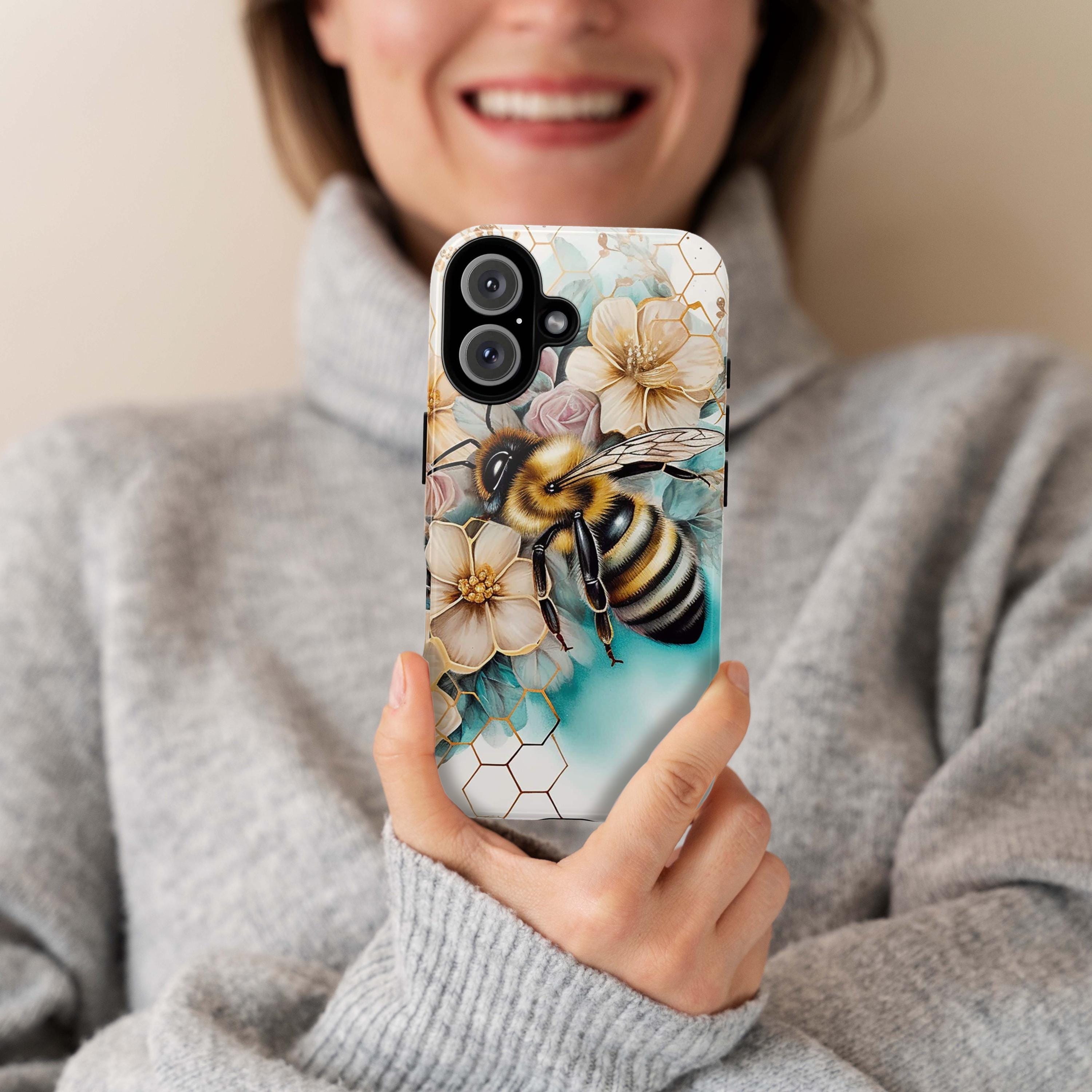 Bumble Bee Lover Phone Case, Honeycomb Bees Phone Cover, Honey Bee Case for iPhone 16 15 14 13 Magsafe Pro Max Plus/Samsung S25, 102.3